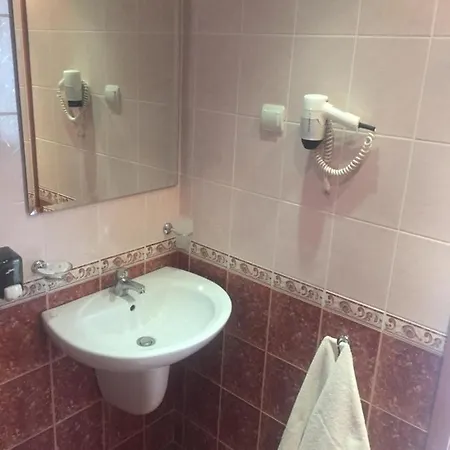 Hotel Oasis - Access