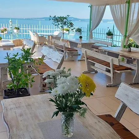 Oasis - Access Hotel 3*