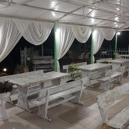 Hotel Oasis - Access