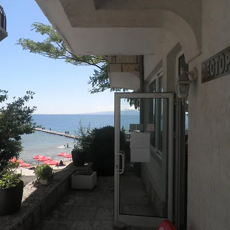 Oasis - Access Hotel Baltsjik