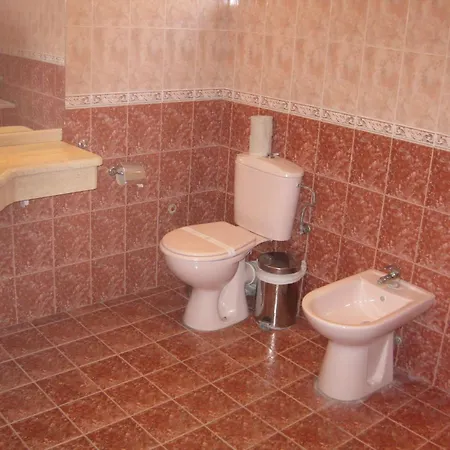 Hotel Oasis - Access